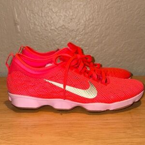 Nike Women's Bright Pink Athletic Shoes